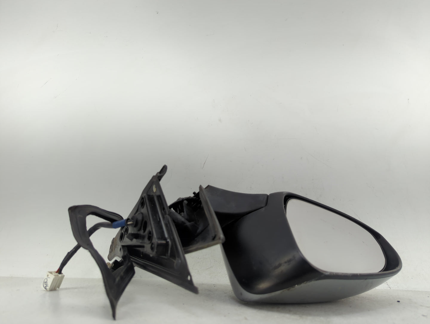 2015-2017 Toyota Camry Driver Side View Mirror - Left Door Mirror OEM Used - Oemusedautoparts1.com