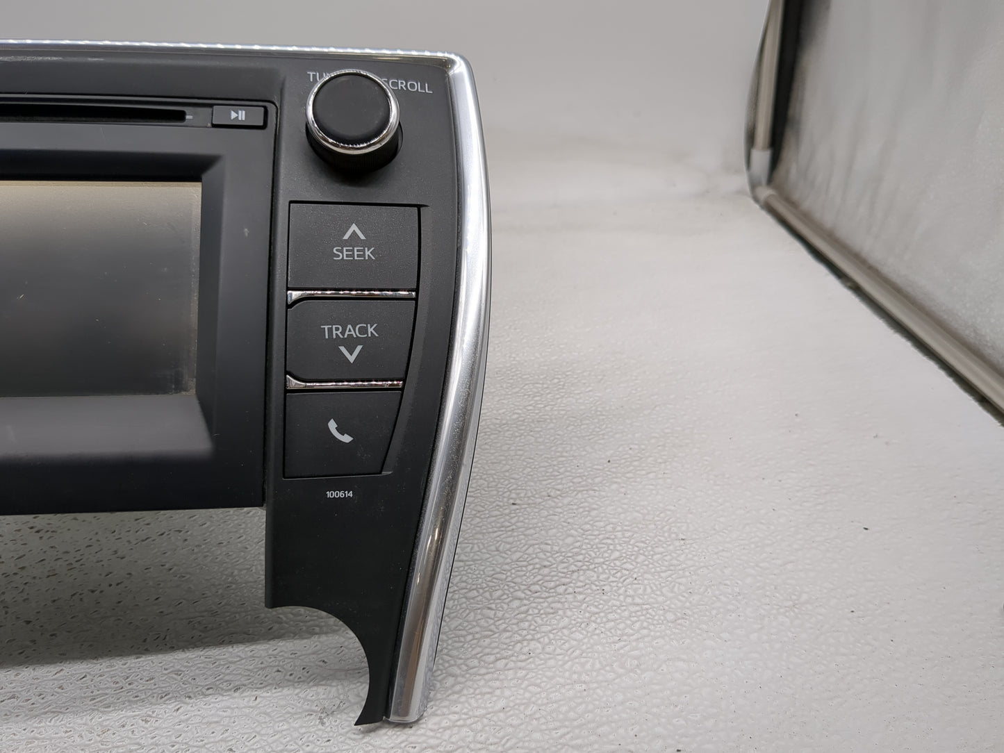 2016-2017 Toyota Camry Radio AM FM Cd Player Receiver Replacement P/N:86140-06660 Fits Fits 2016 2017 OEM Used Auto Parts - 