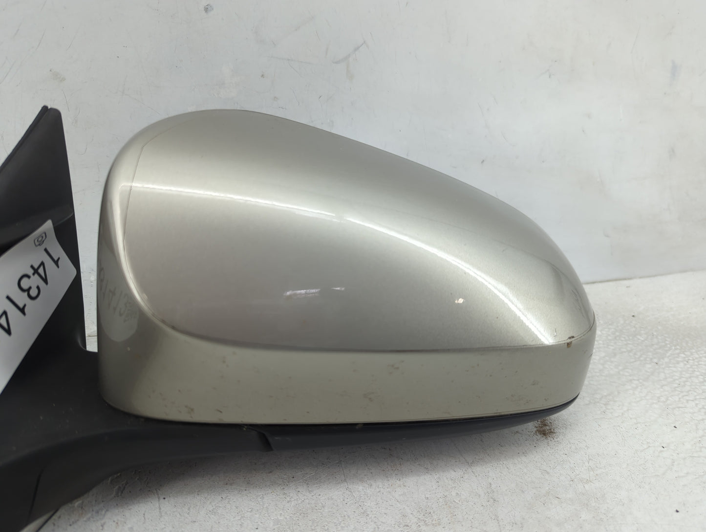 2015-2017 Toyota Camry Driver Side View Mirror - Left Door Mirror OEM Used - Oemusedautoparts1.com