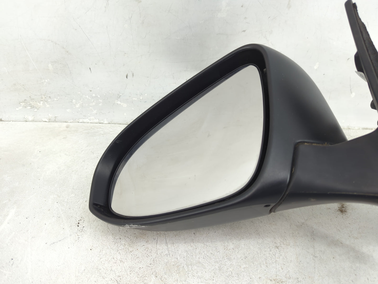 2015-2017 Toyota Camry Driver Side View Mirror - Left Door Mirror OEM Used - Oemusedautoparts1.com