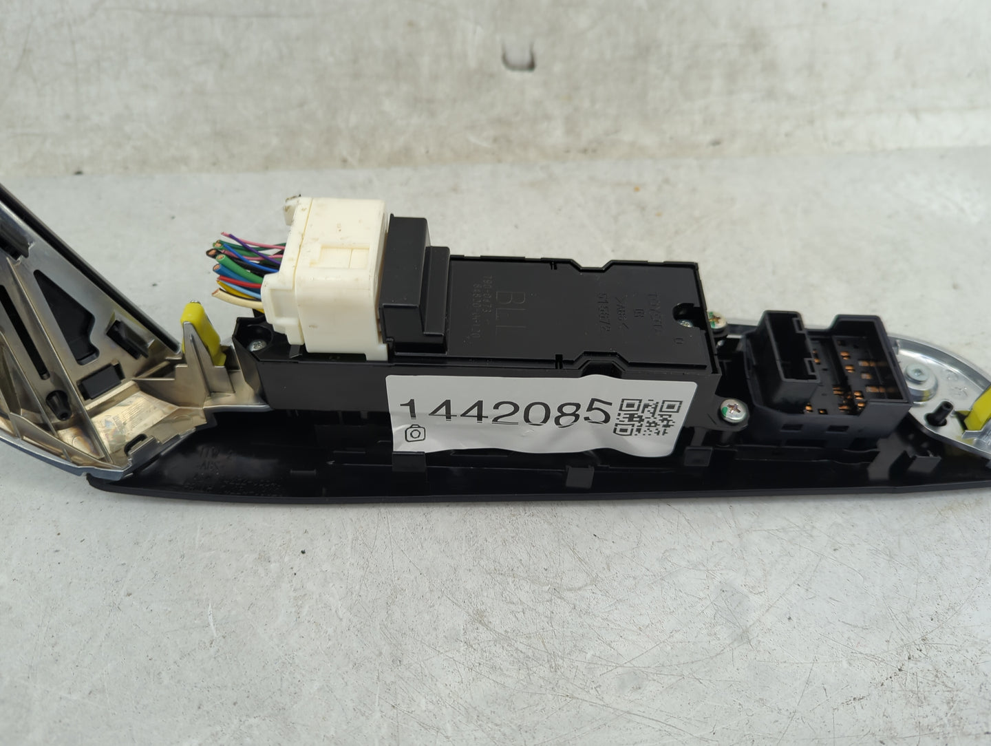 2015-2017 Toyota Camry Master Power Window Switch Replacement Driver Side Left P/N:74232-06010 84820-06120 Fits OEM Used Aut