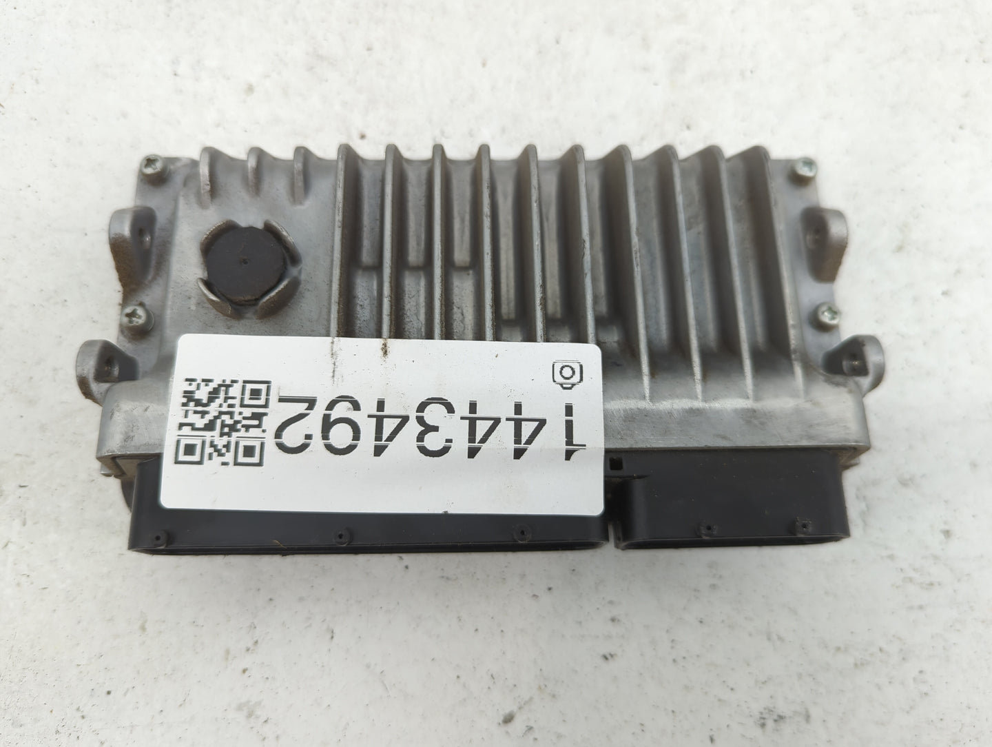 2016-2017 Toyota Camry PCM Engine Control Computer ECU ECM PCU OEM P/N:89661-06N11 TN2756007280 Fits Fits 2016 2017 OEM Used
