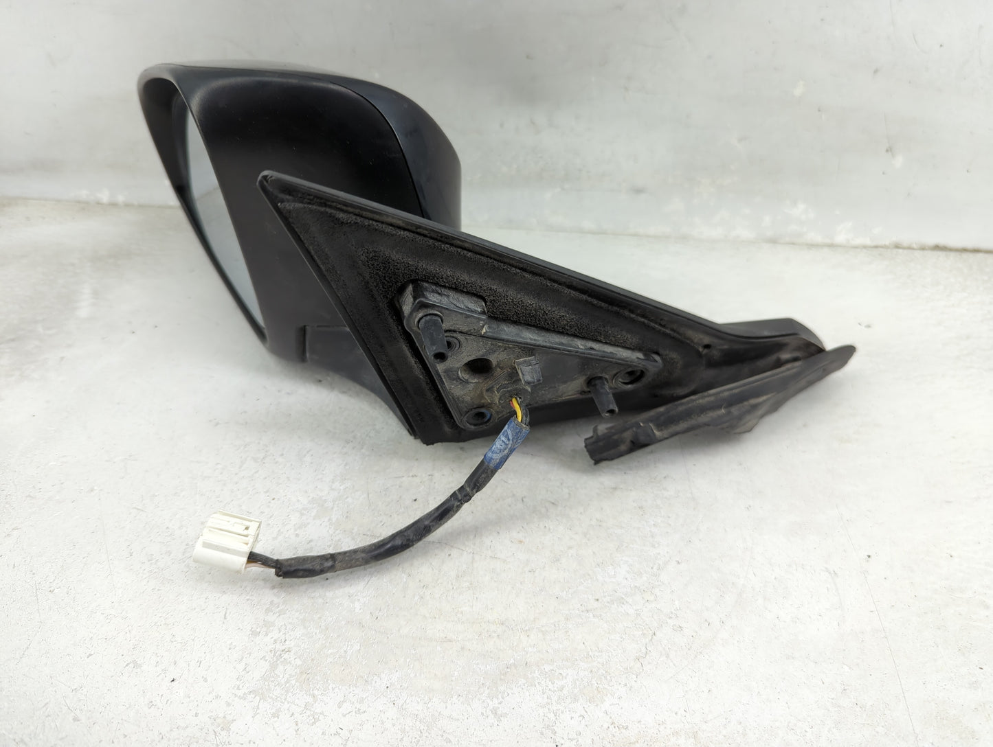 2015-2017 Toyota Camry Driver Side View Mirror - Left Door Mirror OEM Used - Oemusedautoparts1.com