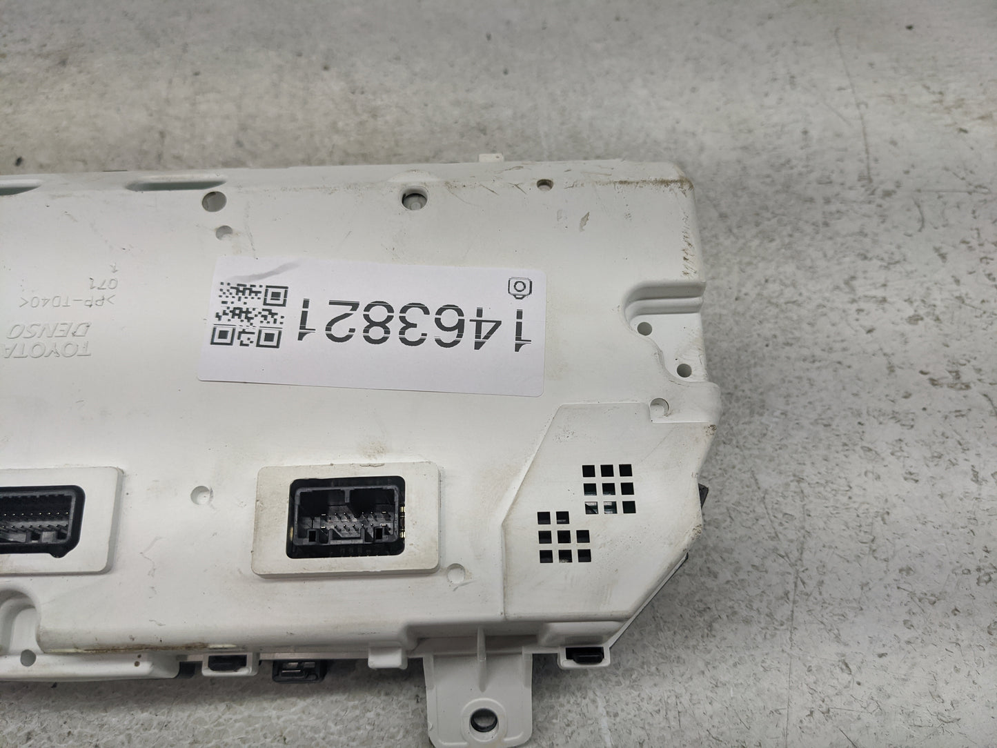 2016 Toyota Camry Instrument Cluster Speedometer Gauges P/N:83800-0X800-00 83800-0X810 Miles:77K Fits OEM Used Auto Parts - 