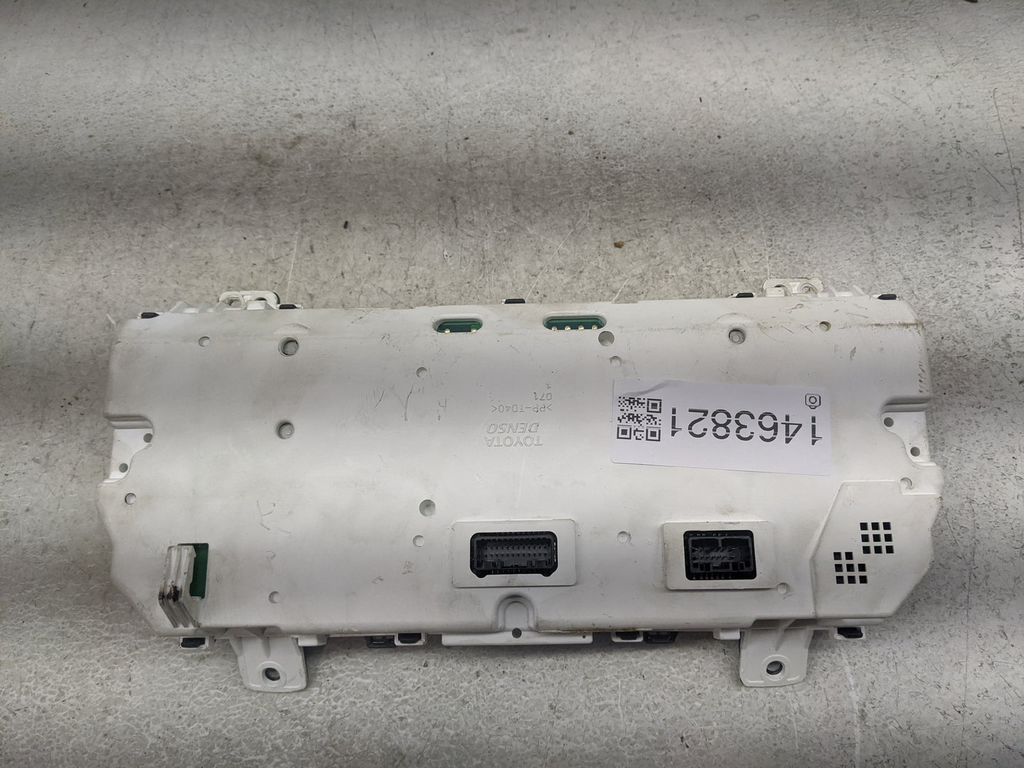 2016 Toyota Camry Instrument Cluster Speedometer Gauges P/N:83800-0X800-00 83800-0X810 Miles:77K Fits OEM Used Auto Parts - 