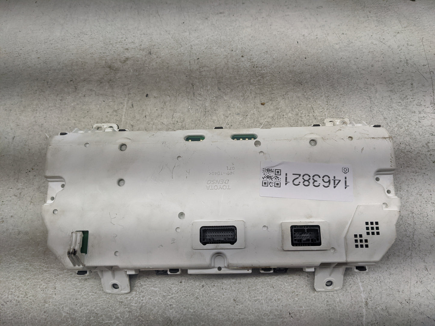 2016 Toyota Camry Instrument Cluster Speedometer Gauges P/N:83800-0X800-00 83800-0X810 Miles:77K Fits OEM Used Auto Parts - 