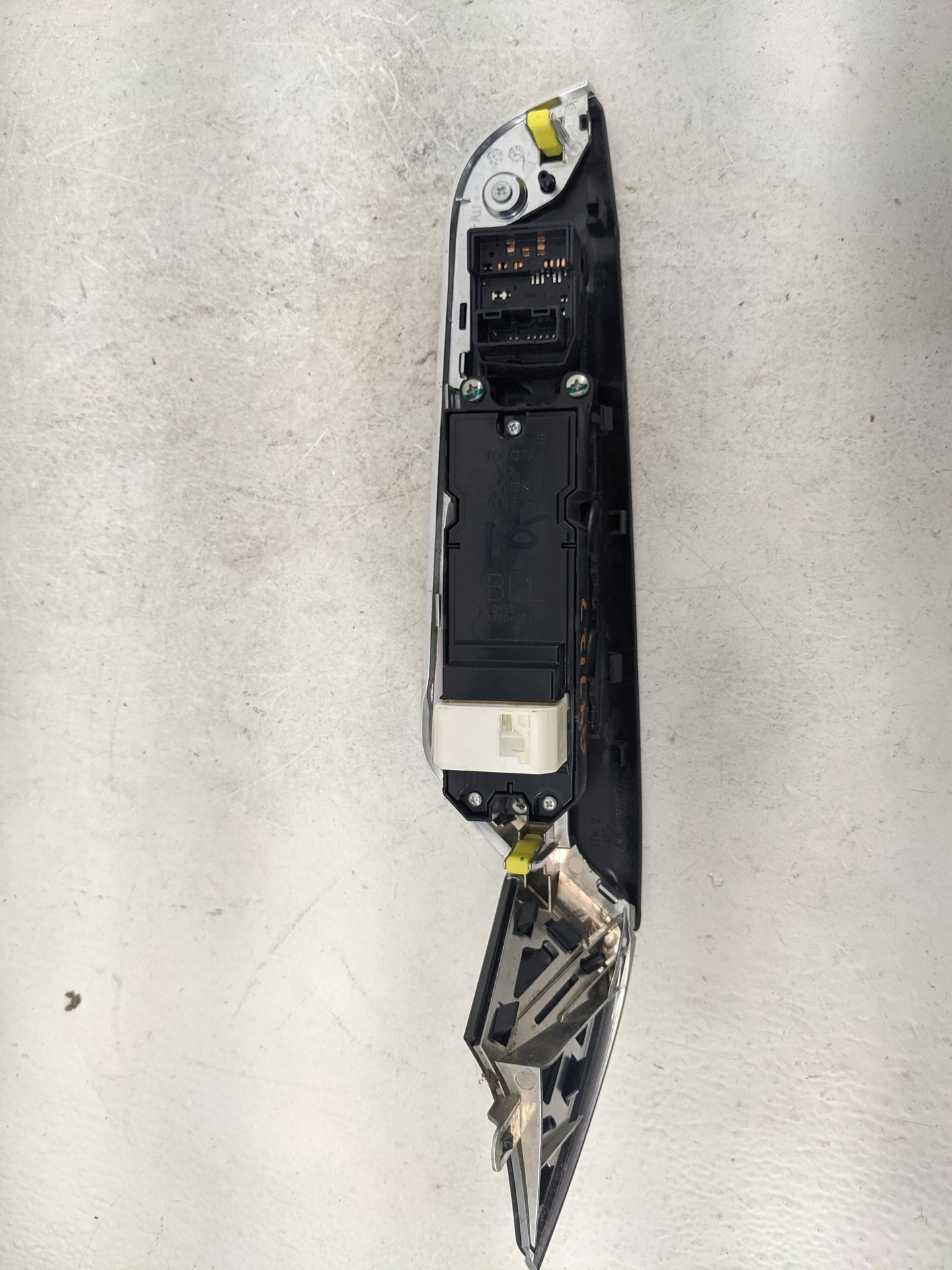 2015-2017 Toyota Camry Master Power Window Switch Replacement Driver Side Left P/N:84820-06120 790-0H5D Fits Fits 2015 2016 