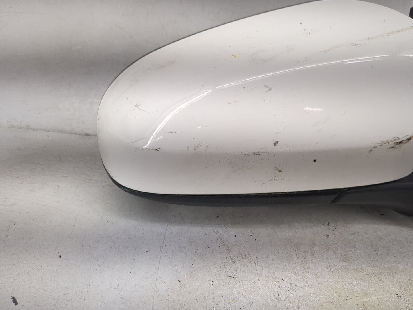 2015-2017 Toyota Camry Passenger Side View Mirror - Right Door Mirror OEM Used - Oemusedautoparts1.com