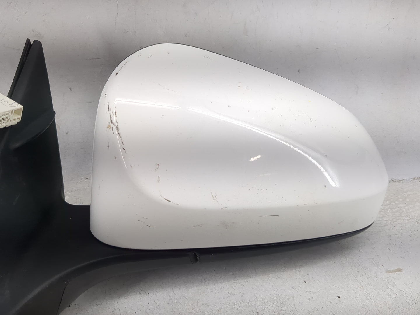 2015-2017 Toyota Camry Driver Side View Mirror - Left Door Mirror OEM Used - Oemusedautoparts1.com