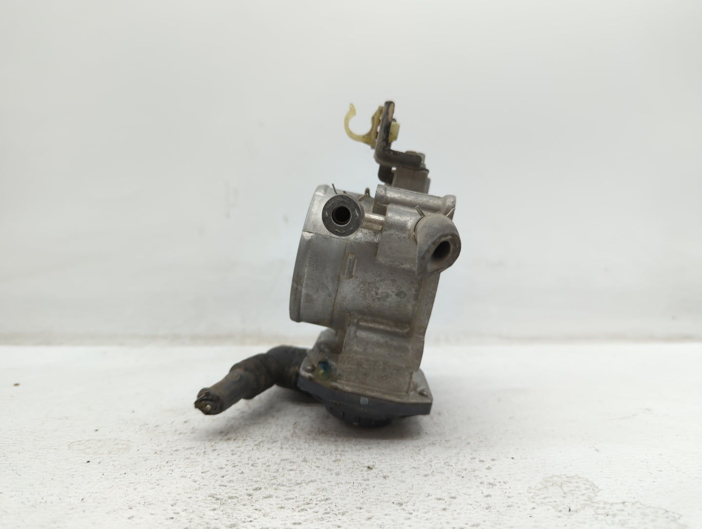 2010-2017 Toyota Camry Throttle Body P/N:22030-36010 22030-0V010 Fits Fits 2009 2010 2011 2012 2013 2014 2015 2016 2017 2018