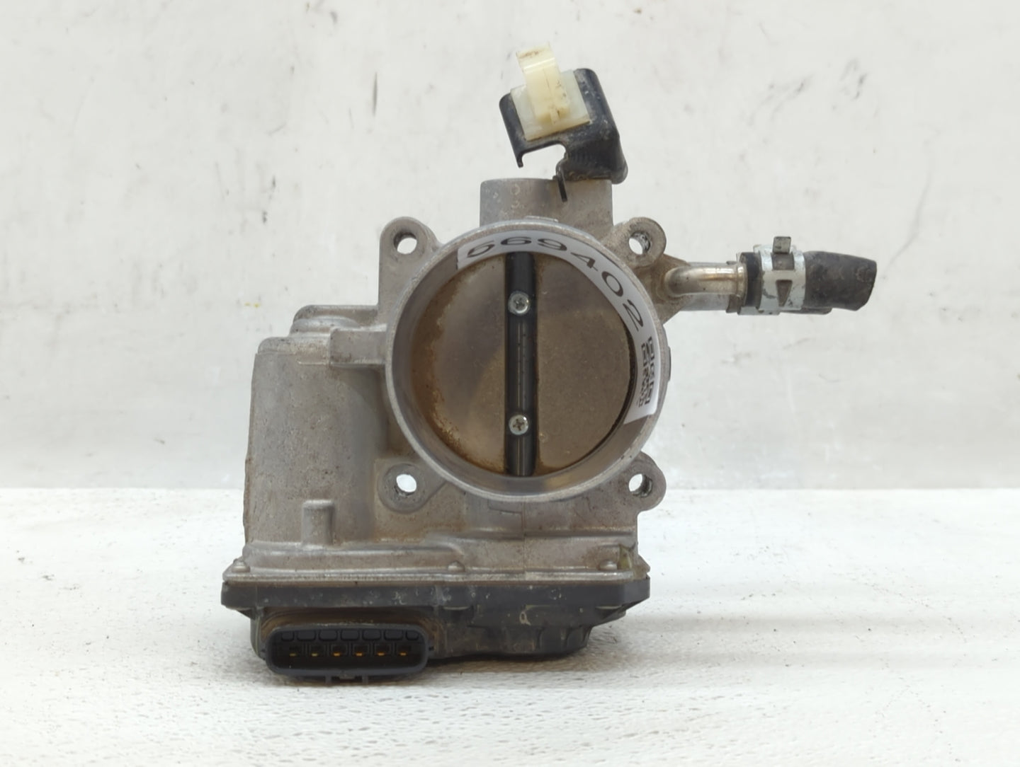 2010-2017 Toyota Camry Throttle Body P/N:22030-0V010 Fits Fits 2009 2010 2011 2012 2013 2014 2015 2016 2017 2018 2019 OEM Us
