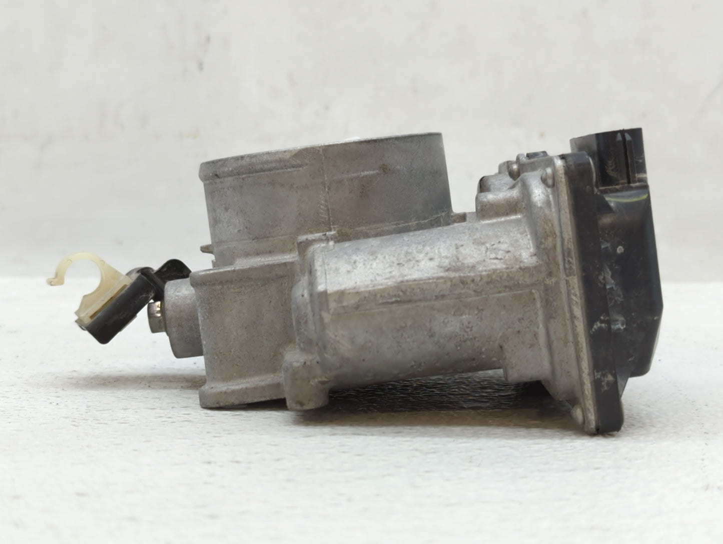 2010-2017 Toyota Camry Throttle Body P/N:22030-0V010 Fits Fits 2009 2010 2011 2012 2013 2014 2015 2016 2017 2018 2019 OEM Us