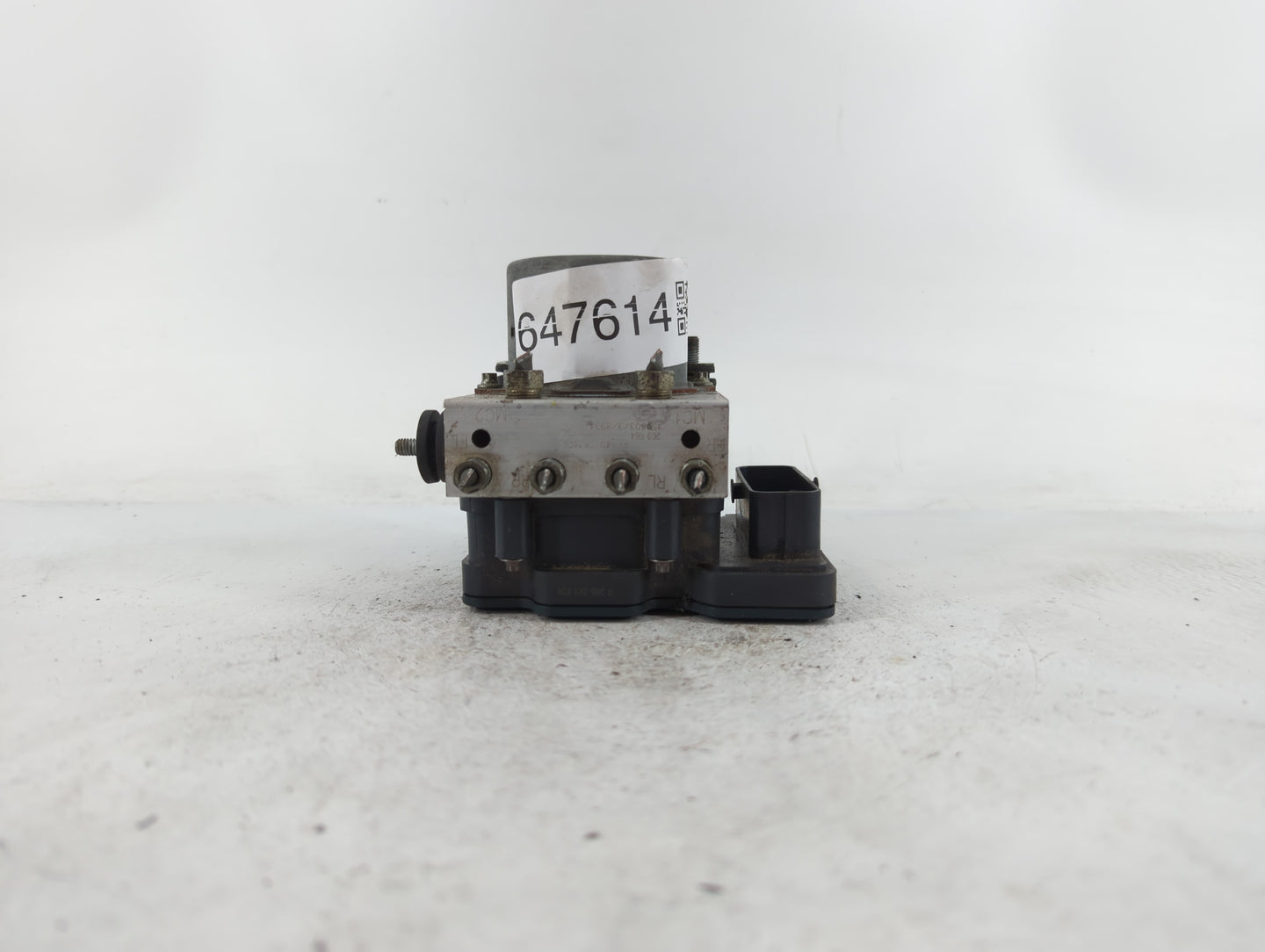 2015-2017 Toyota Camry ABS Pump Control Module Replacement P/N:44540-06180 Fits Fits 2015 2016 2017 OEM Used Auto Parts - Oe