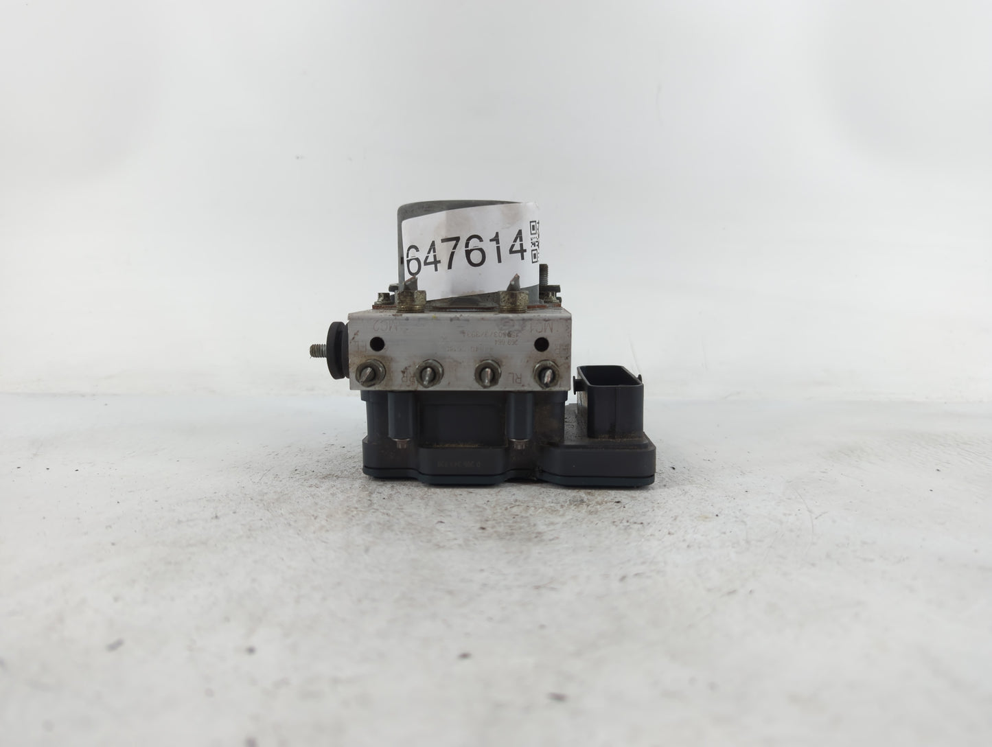 2015-2017 Toyota Camry ABS Pump Control Module Replacement P/N:44540-06180 Fits Fits 2015 2016 2017 OEM Used Auto Parts - Oe