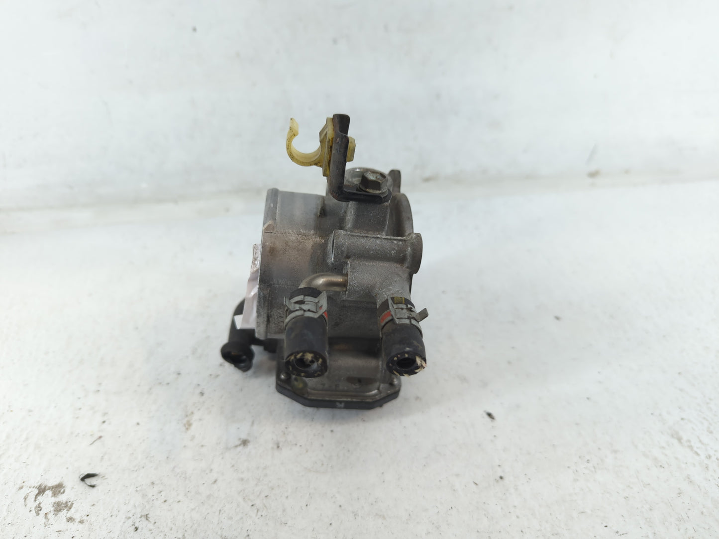 2010-2017 Toyota Camry Throttle Body P/N:22030-0V010 Fits Fits 2009 2010 2011 2012 2013 2014 2015 2016 2017 2018 2019 OEM Us