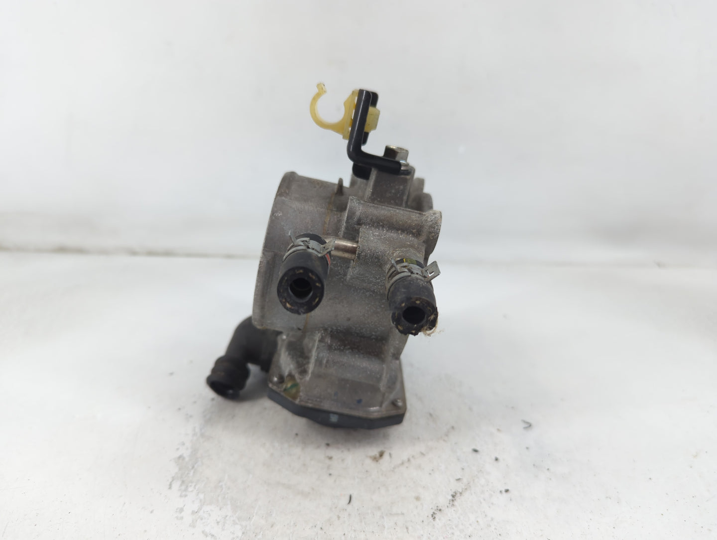 2010-2017 Toyota Camry Throttle Body P/N:22030-0V010 Fits Fits 2009 2010 2011 2012 2013 2014 2015 2016 2017 2018 2019 OEM Us