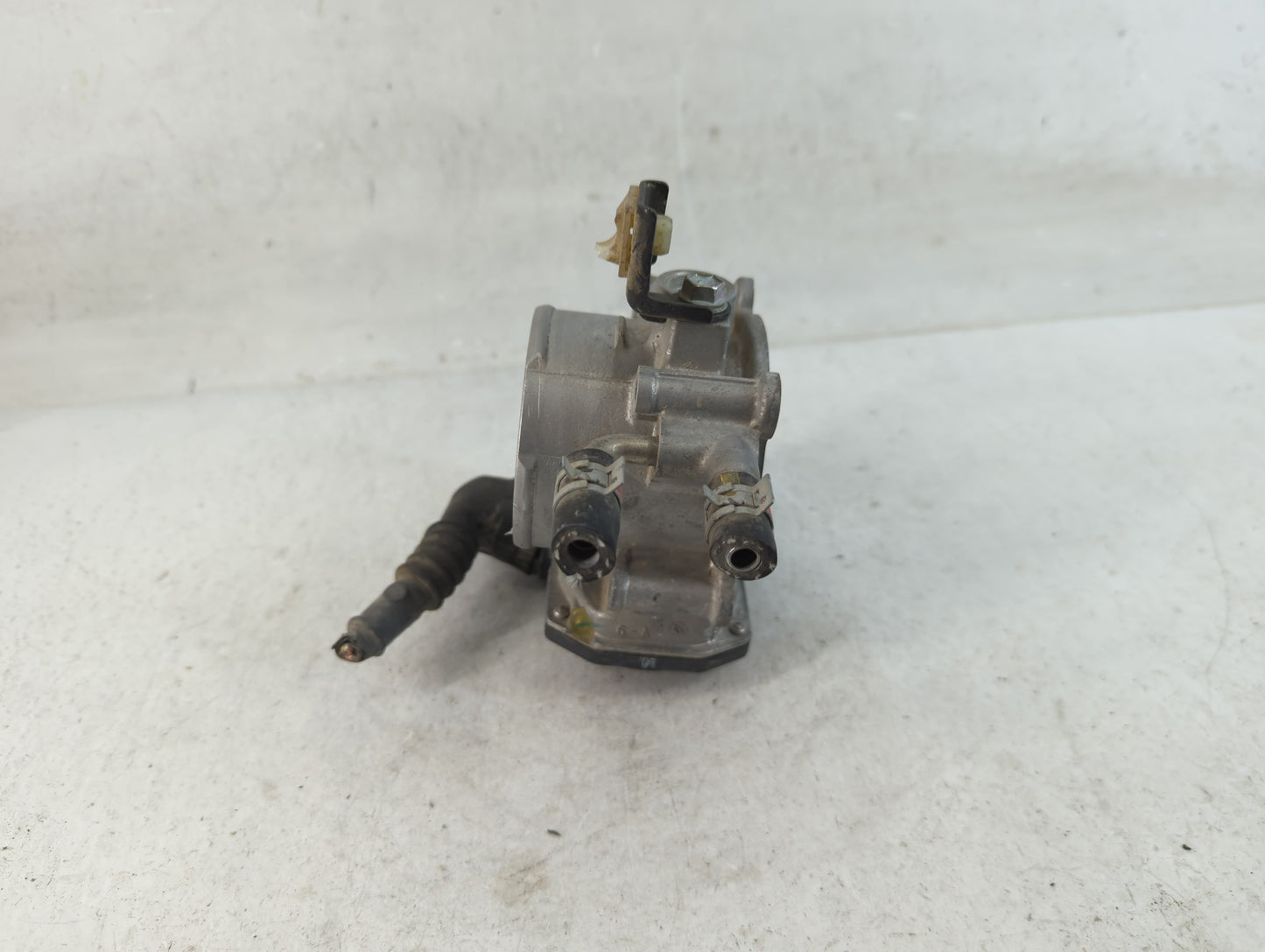 2010-2017 Toyota Camry Throttle Body P/N:22030-0V010 Fits Fits 2009 2010 2011 2012 2013 2014 2015 2016 2017 2018 2019 OEM Us