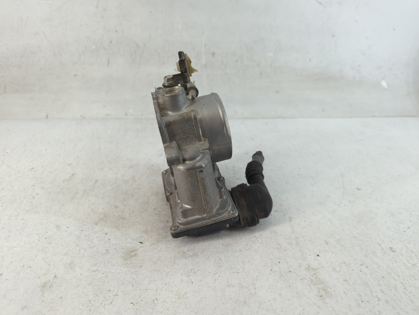 2010-2017 Toyota Camry Throttle Body P/N:22030-0V010 Fits Fits 2009 2010 2011 2012 2013 2014 2015 2016 2017 2018 2019 OEM Us
