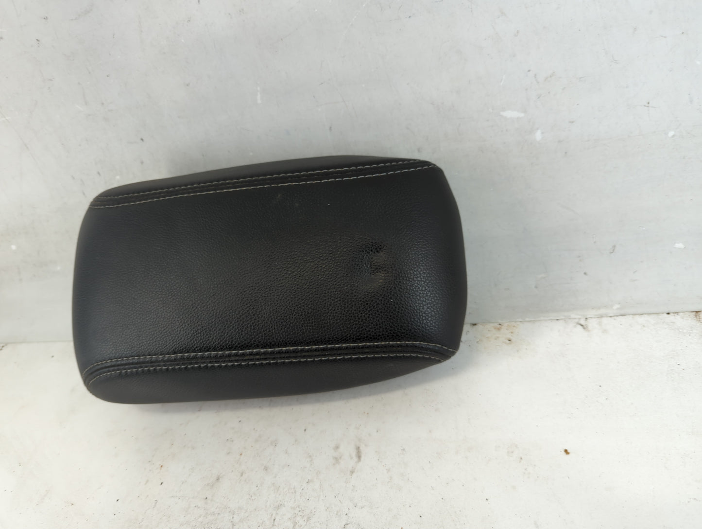 2014-2019 Toyota Corolla Center Console Armrest Cover Lid Fits Fits 2014 2015 2016 2017 2018 2019 OEM Used Auto Parts - Oemu