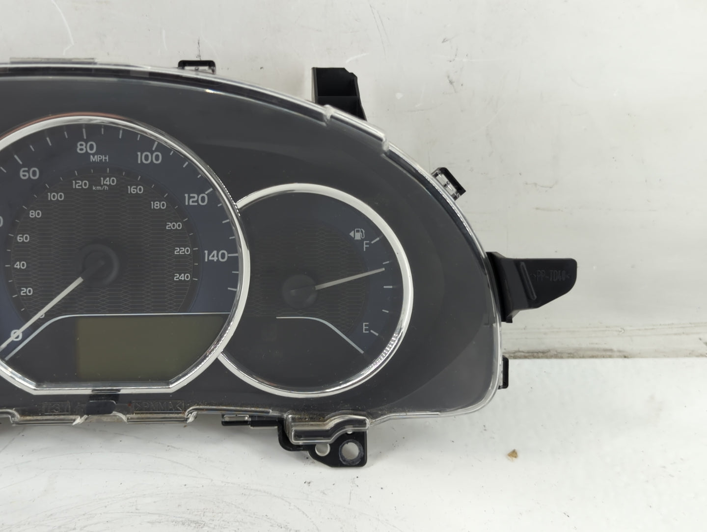 2014-2016 Toyota Corolla Instrument Cluster Speedometer Gauges P/N:83800-0ZX10-00 Fits Fits 2014 2015 2016 OEM Used Auto Par