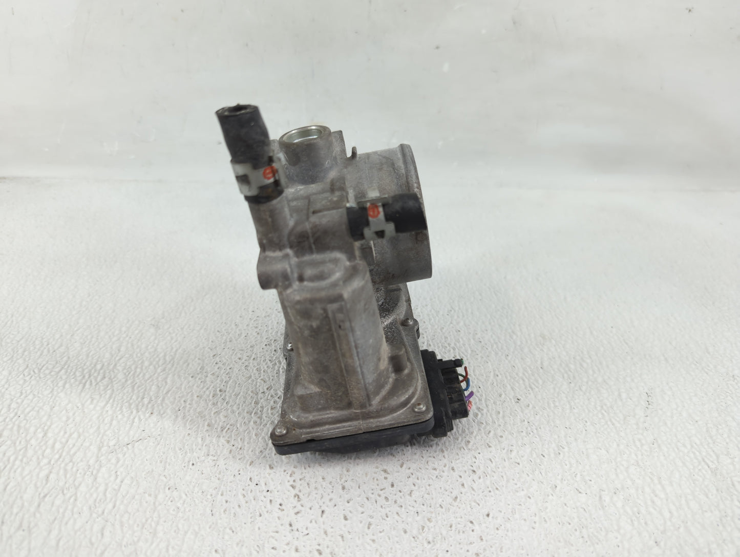 2011-2019 Toyota Corolla Throttle Body P/N:22030-0T080 Fits Fits 2011 2012 2013 2014 2015 2016 2017 2018 2019 OEM Used Auto 