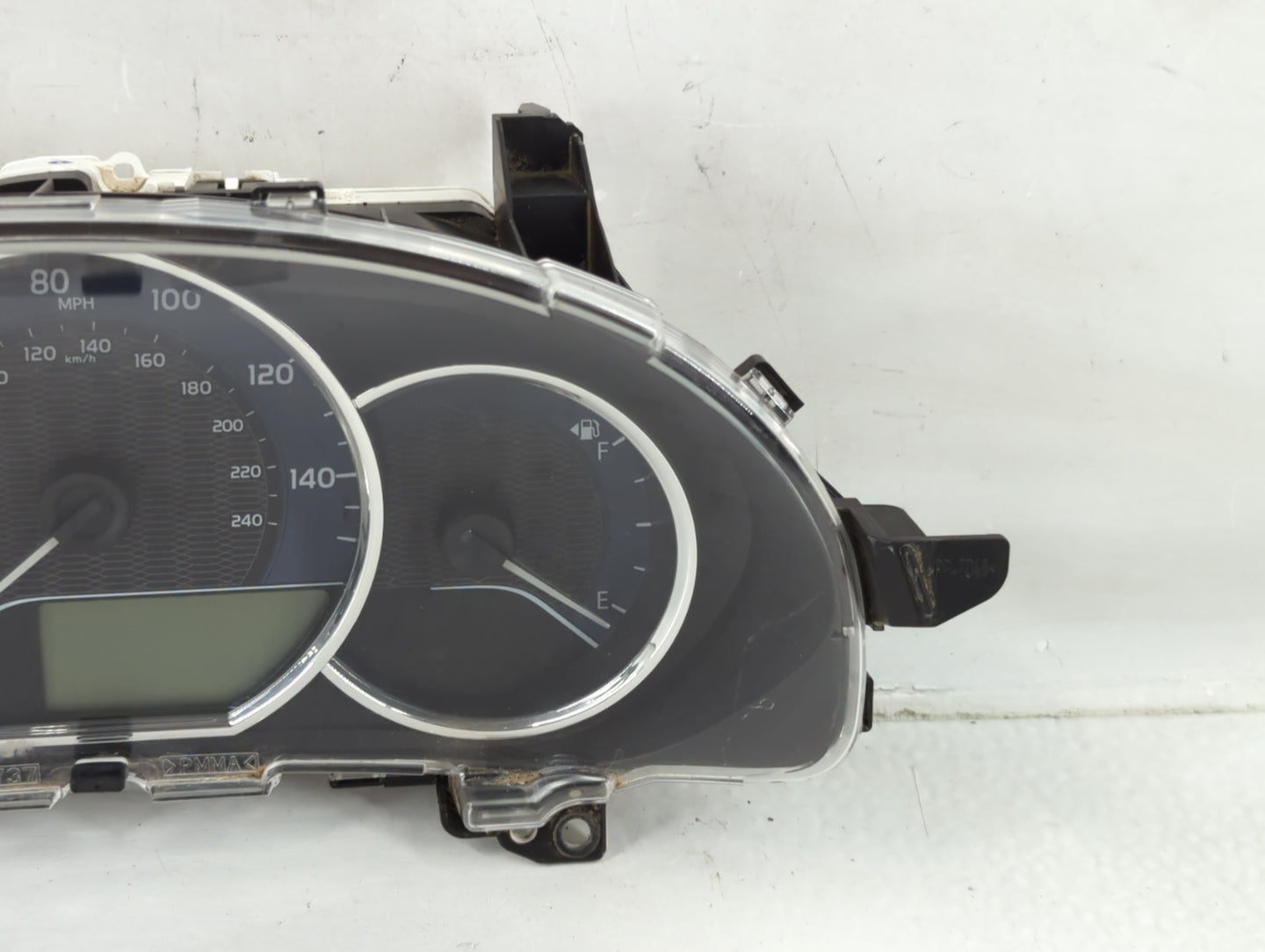 2014-2016 Toyota Corolla Instrument Cluster Speedometer Gauges P/N:TN157560-0924 Fits Fits 2014 2015 2016 OEM Used Auto Part