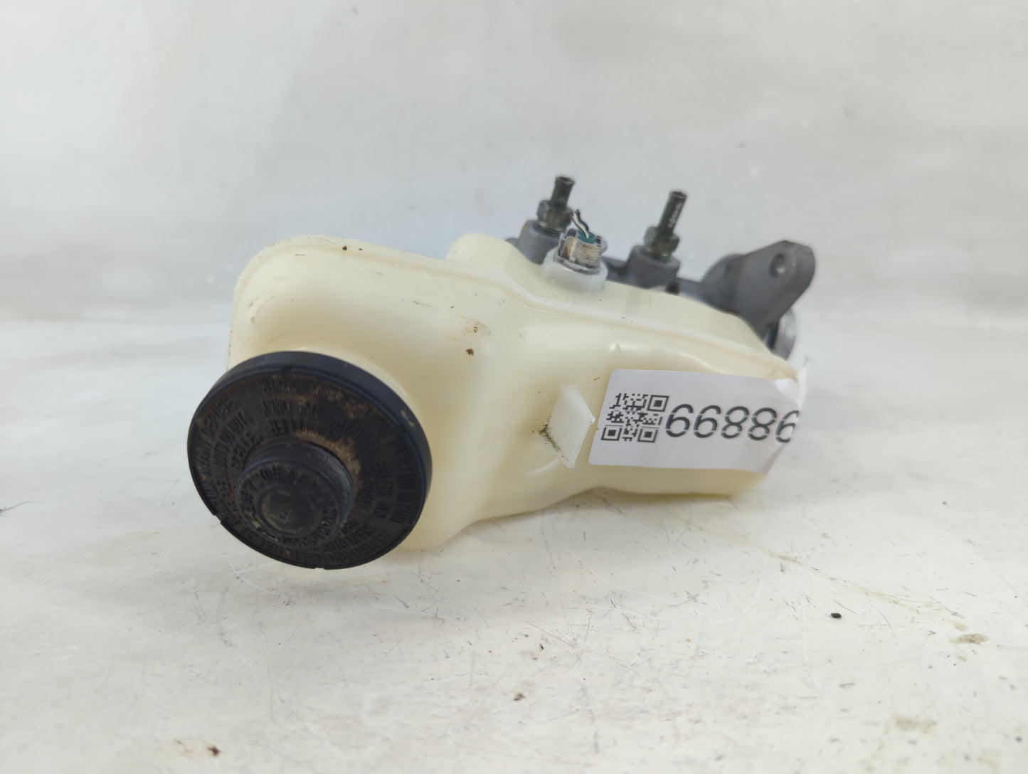 2014-2019 Toyota Corolla Brake Master Cylinder - Oemusedautoparts1.com