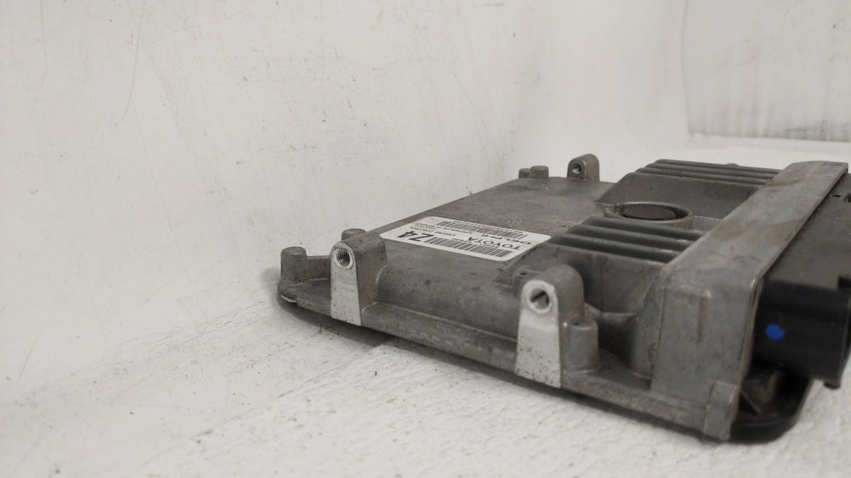 2015-2016 Toyota Corolla PCM Engine Control Computer ECU ECM PCU OEM P/N:89661-0Z640 89661-0Z630 Fits 2015 2016 OEM Used Aut