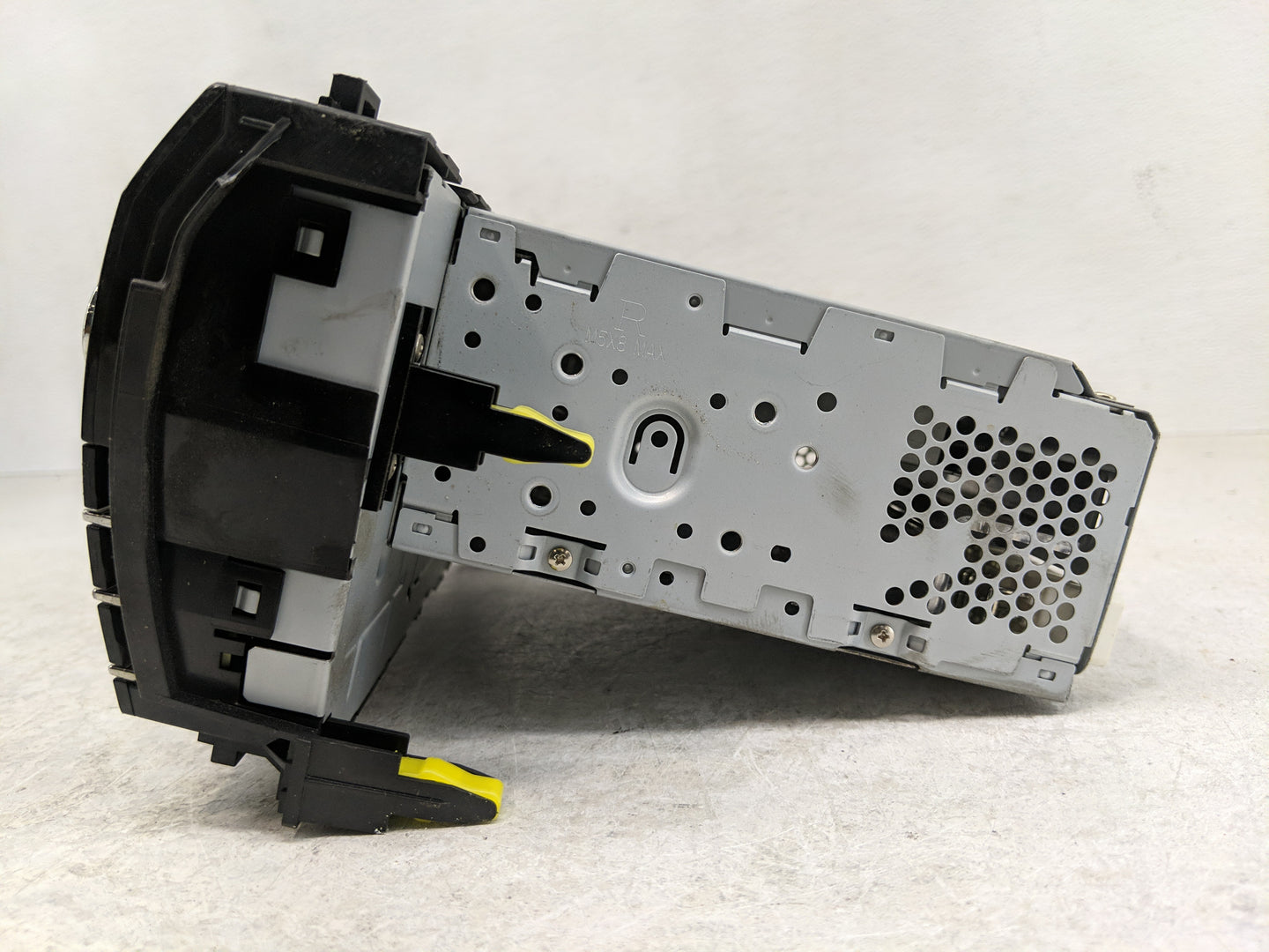 2015-2016 Toyota Corolla Radio AM FM Cd Player Receiver Replacement P/N:86140-02470 Fits Fits 2015 2016 OEM Used Auto Parts 