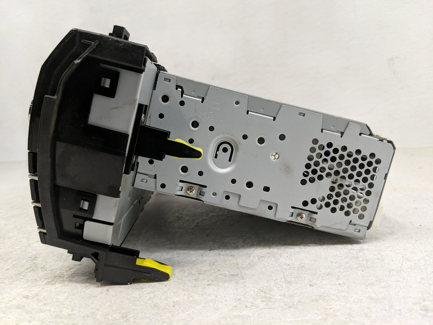 2015-2016 Toyota Corolla Radio AM FM Cd Player Receiver Replacement P/N:86140-02470 Fits Fits 2015 2016 OEM Used Auto Parts 