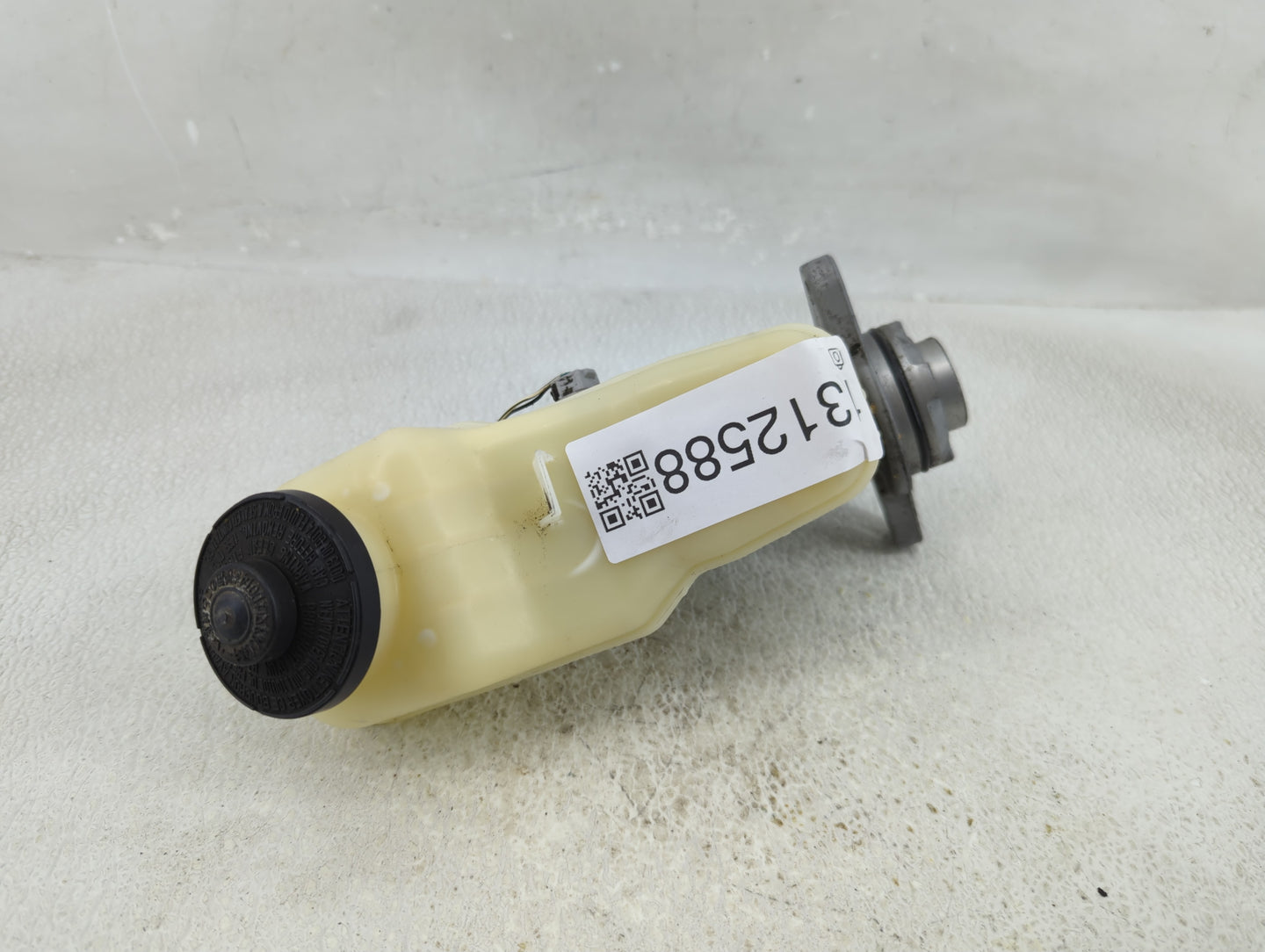2014-2019 Toyota Corolla Brake Master Cylinder 1312588 - Oemusedautoparts1.com