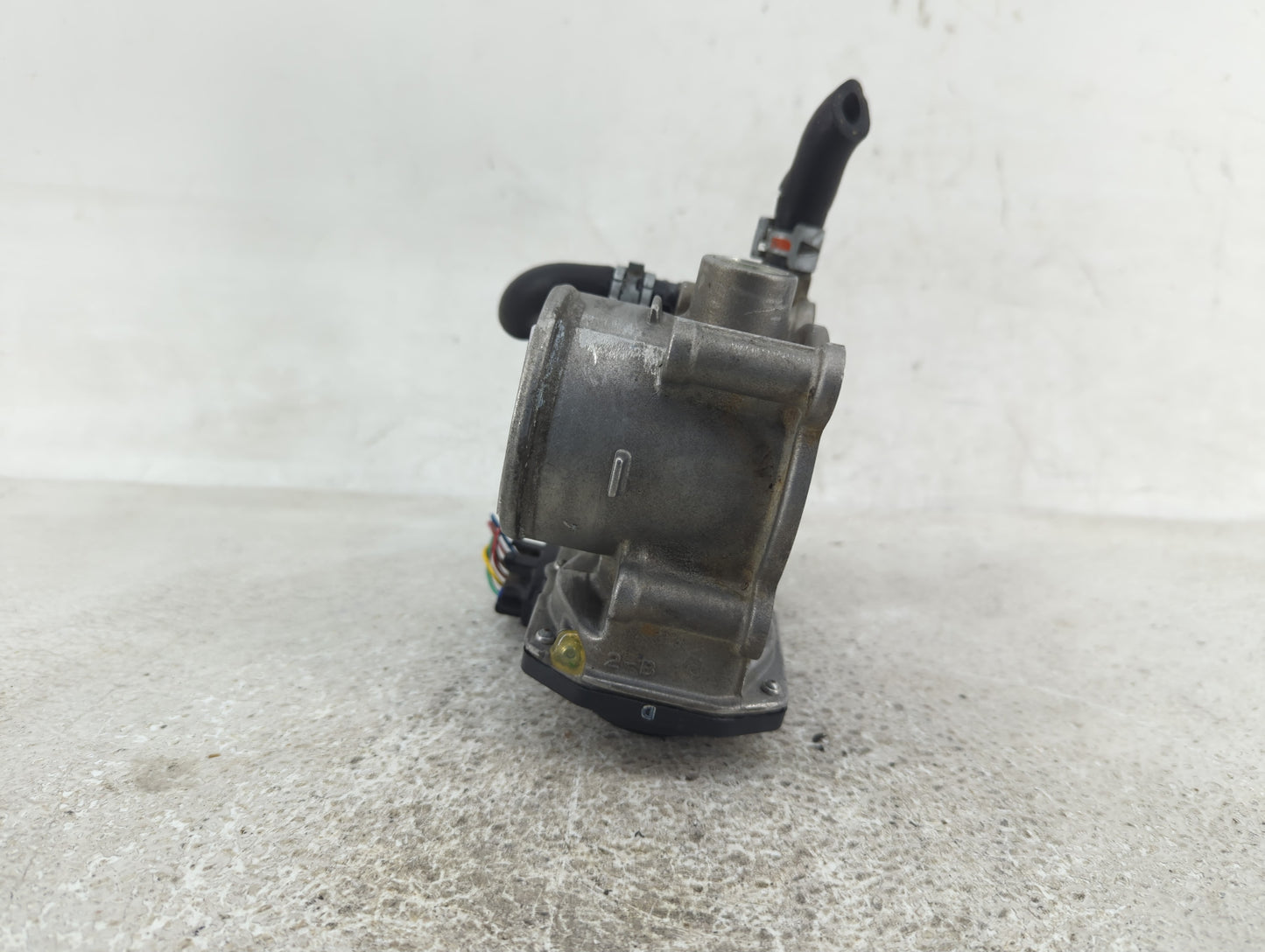 2011-2019 Toyota Corolla Throttle Body P/N:22030-0T080 Fits Fits 2011 2012 2013 2014 2015 2016 2017 2018 2019 OEM Used Auto 