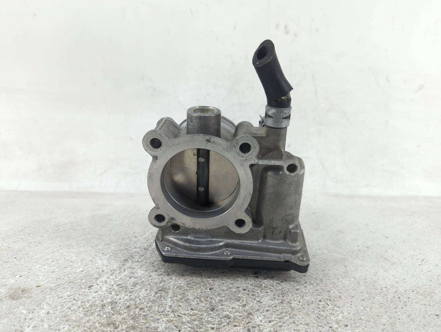 2011-2019 Toyota Corolla Throttle Body P/N:22030-0T080 Fits Fits 2011 2012 2013 2014 2015 2016 2017 2018 2019 OEM Used Auto 