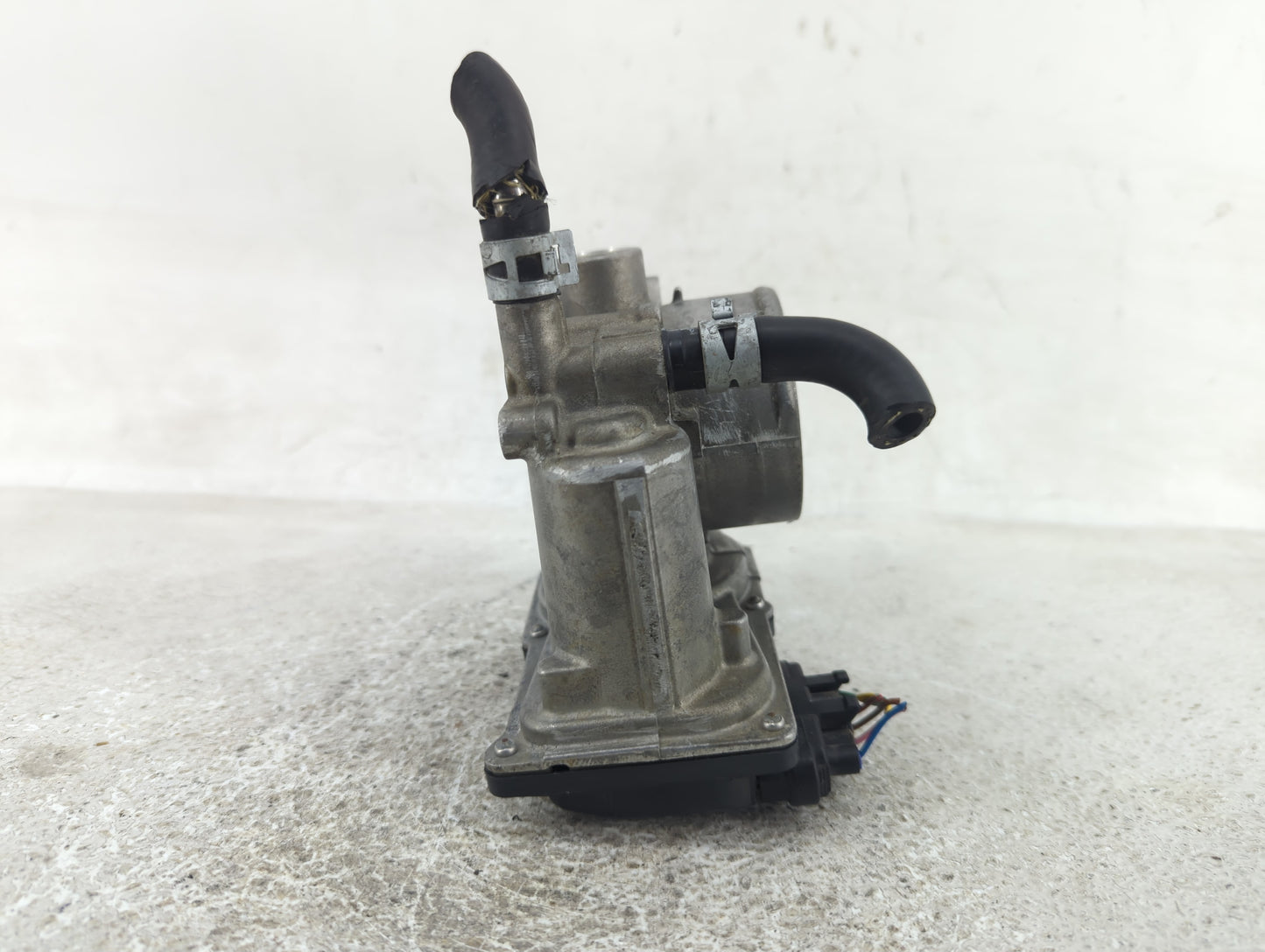 2011-2019 Toyota Corolla Throttle Body P/N:22030-0T080 Fits Fits 2011 2012 2013 2014 2015 2016 2017 2018 2019 OEM Used Auto 