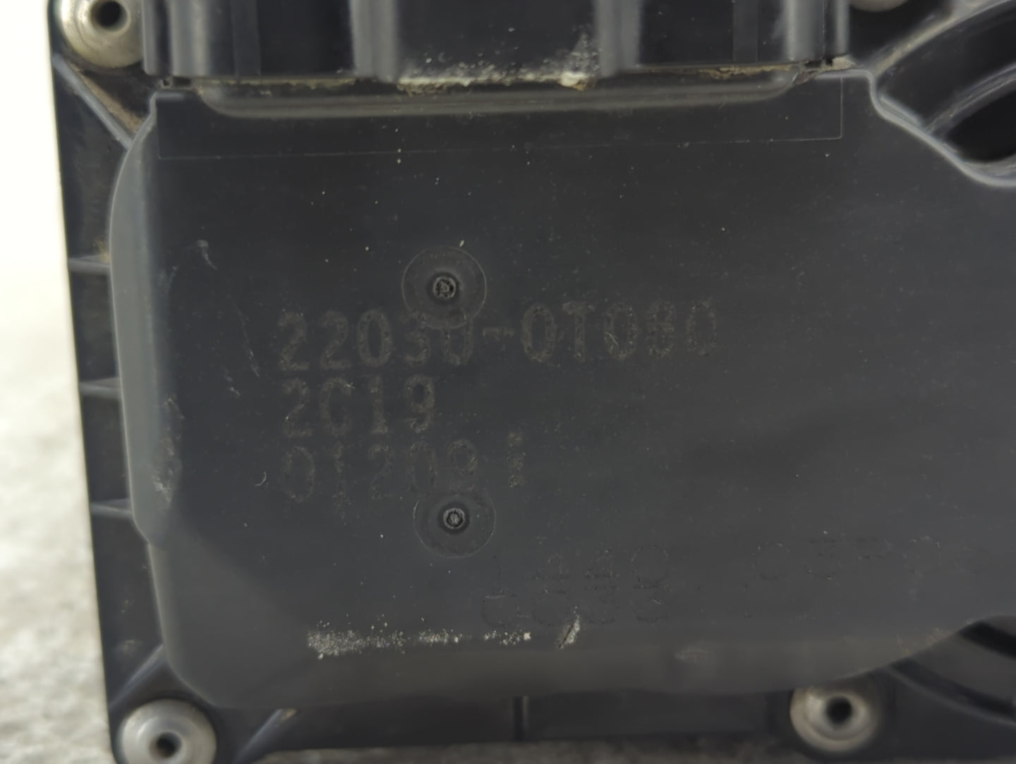 2011-2019 Toyota Corolla Throttle Body P/N:22030-0T080 Fits Fits 2011 2012 2013 2014 2015 2016 2017 2018 2019 OEM Used Auto 
