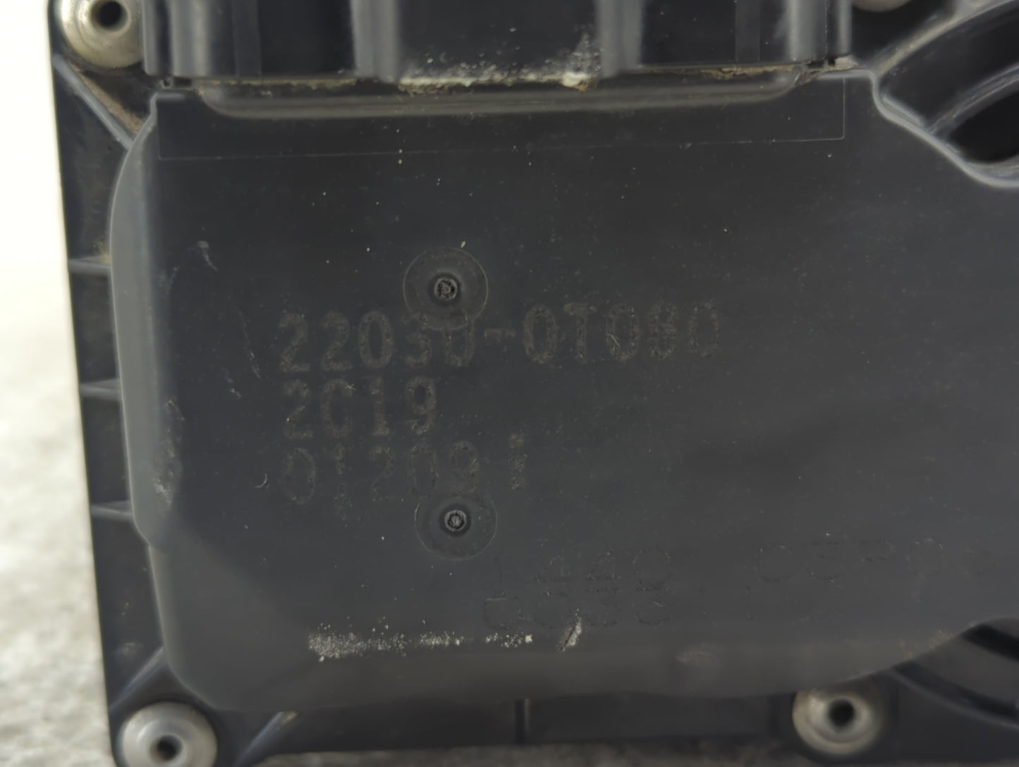 2011-2019 Toyota Corolla Throttle Body P/N:22030-0T080 Fits Fits 2011 2012 2013 2014 2015 2016 2017 2018 2019 OEM Used Auto 