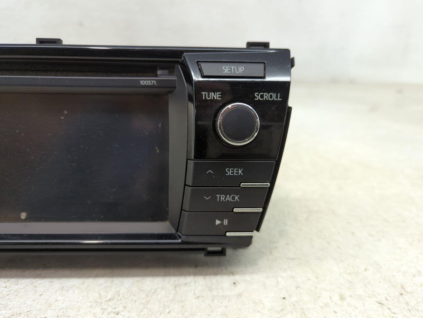 2015-2016 Toyota Corolla Radio AM FM Cd Player Receiver Replacement P/N:86140-02470 Fits Fits 2015 2016 OEM Used Auto Parts 