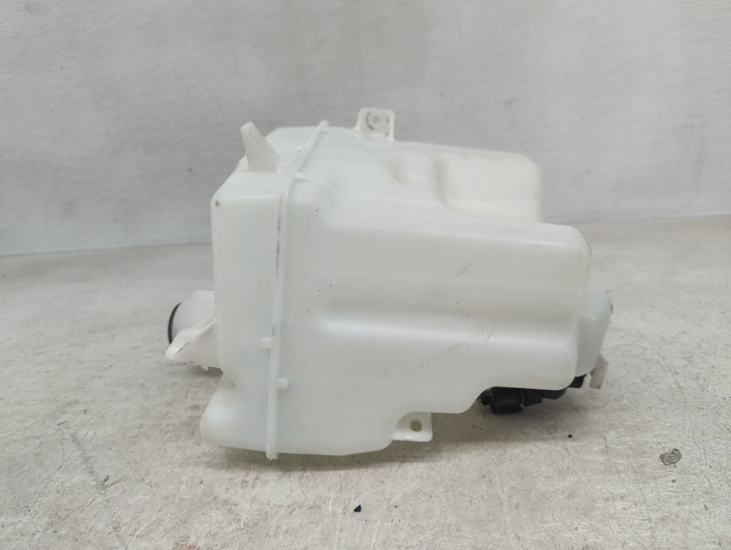 2014-2019 Toyota Corolla Windshield Washer Fluid Reservoir Bottle Oem - Oemusedautoparts1.com