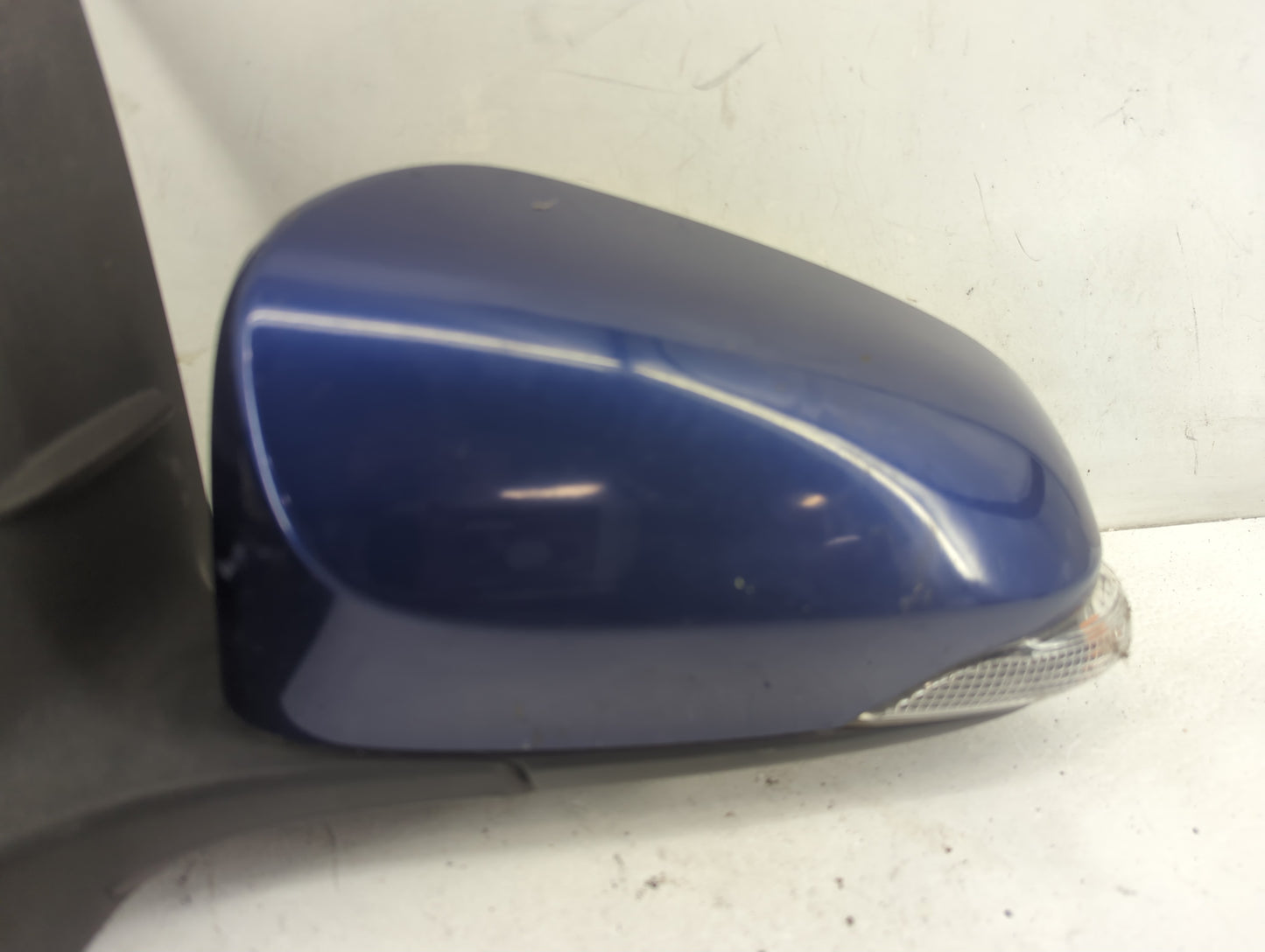 2014-2019 Toyota Corolla Driver Side View Mirror - Left Door Mirror OEM Used - Oemusedautoparts1.com