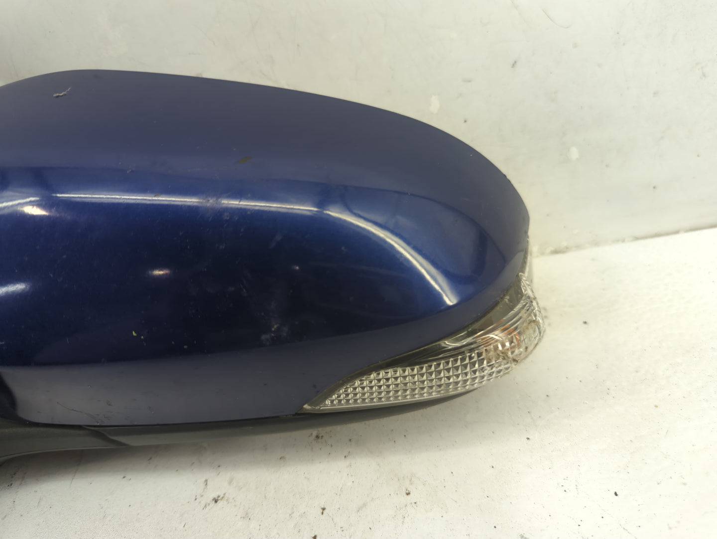 2014-2019 Toyota Corolla Driver Side View Mirror - Left Door Mirror OEM Used - Oemusedautoparts1.com