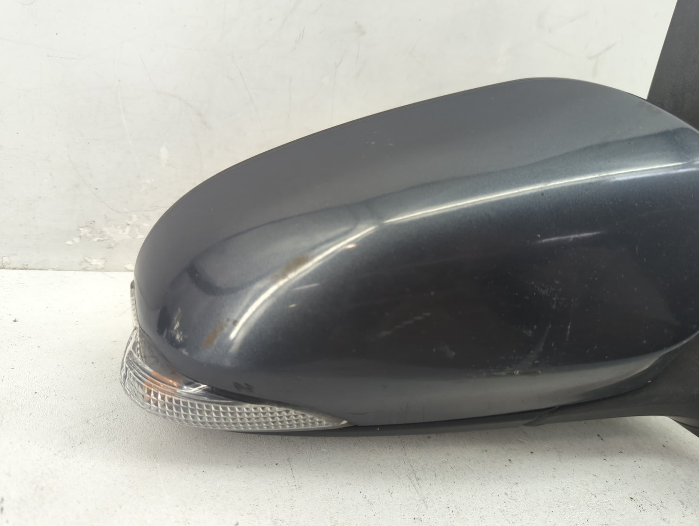 2014-2019 Toyota Corolla Passenger Side View Mirror - Right Door Mirror OEM Used - Oemusedautoparts1.com