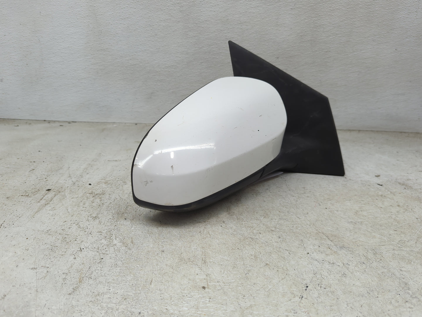 2014-2019 Toyota Corolla Passenger Side View Mirror - Right Door Mirror OEM Used - Oemusedautoparts1.com