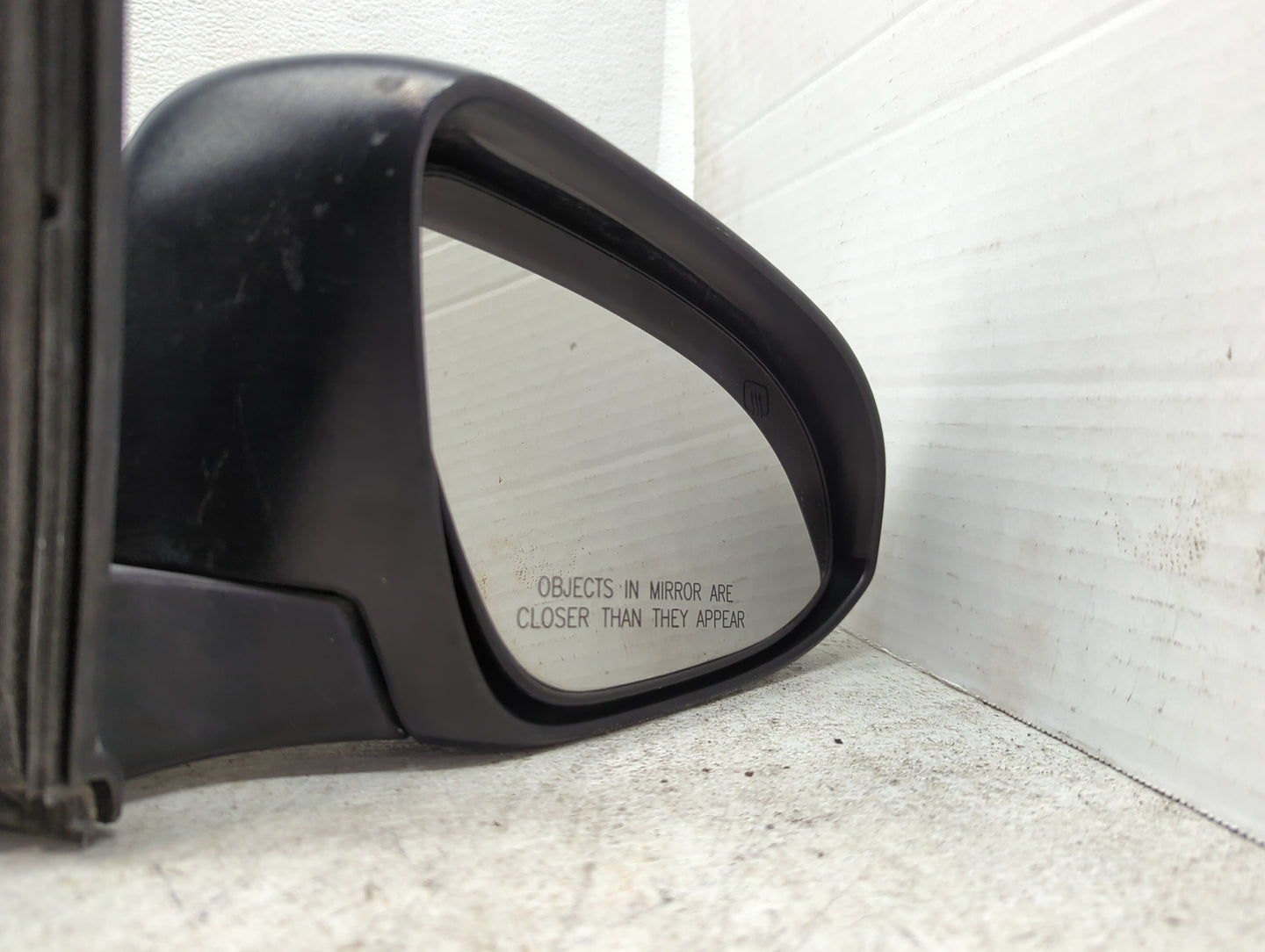 2014-2019 Toyota Corolla Passenger Side View Mirror - Right Door Mirror OEM Used - Oemusedautoparts1.com