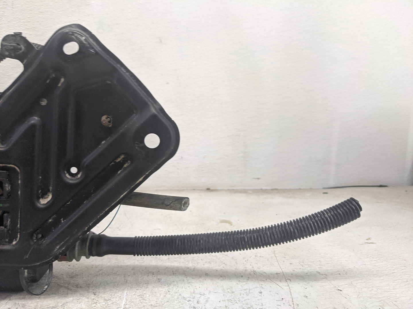 2016 Toyota Corolla Fuel Vapor Charcoal Canister 1462268 - Oemusedautoparts1.com