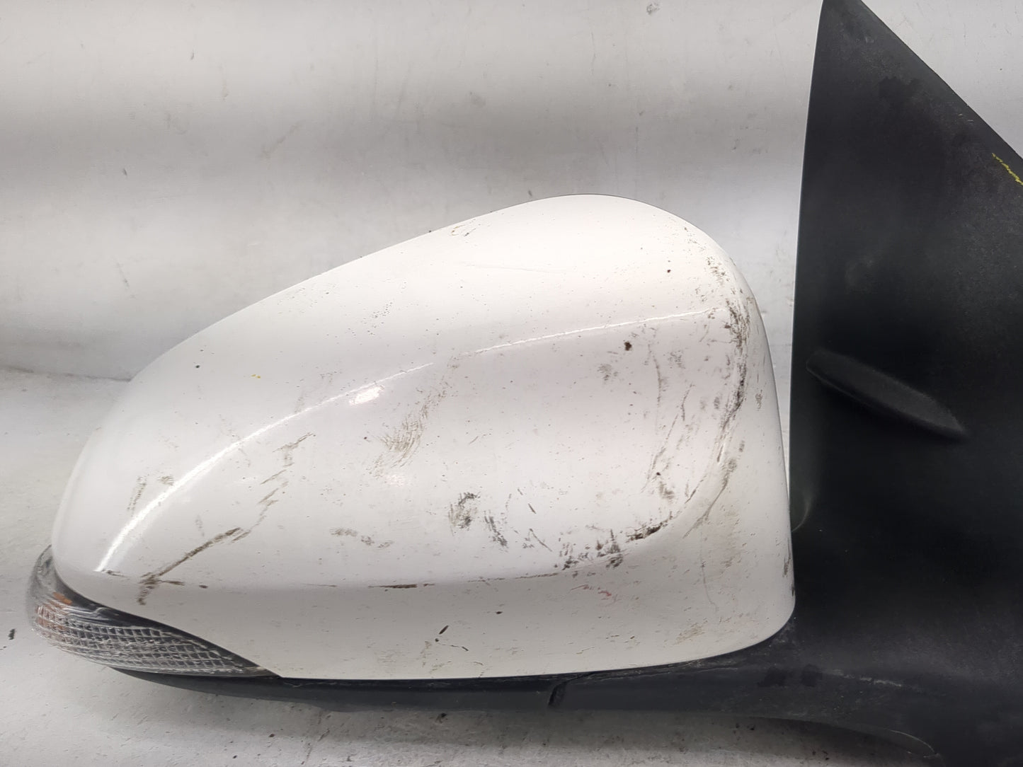 2014-2019 Toyota Corolla Passenger Side View Mirror - Right Door Mirror OEM Used - Oemusedautoparts1.com