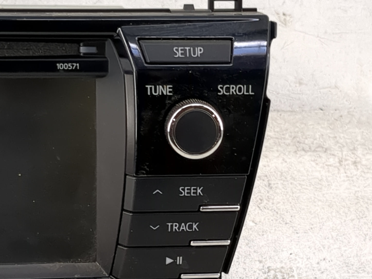 2015-2016 Toyota Corolla Radio AM FM Cd Player Receiver Replacement P/N:86140-02470 139000-0380C101, MN126730 Fits Fits 2015