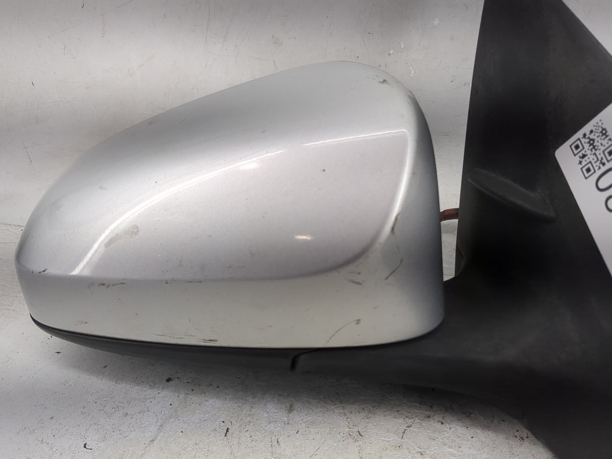 2014-2019 Toyota Corolla Passenger Side View Mirror - Right Door Mirror OEM Used - Oemusedautoparts1.com