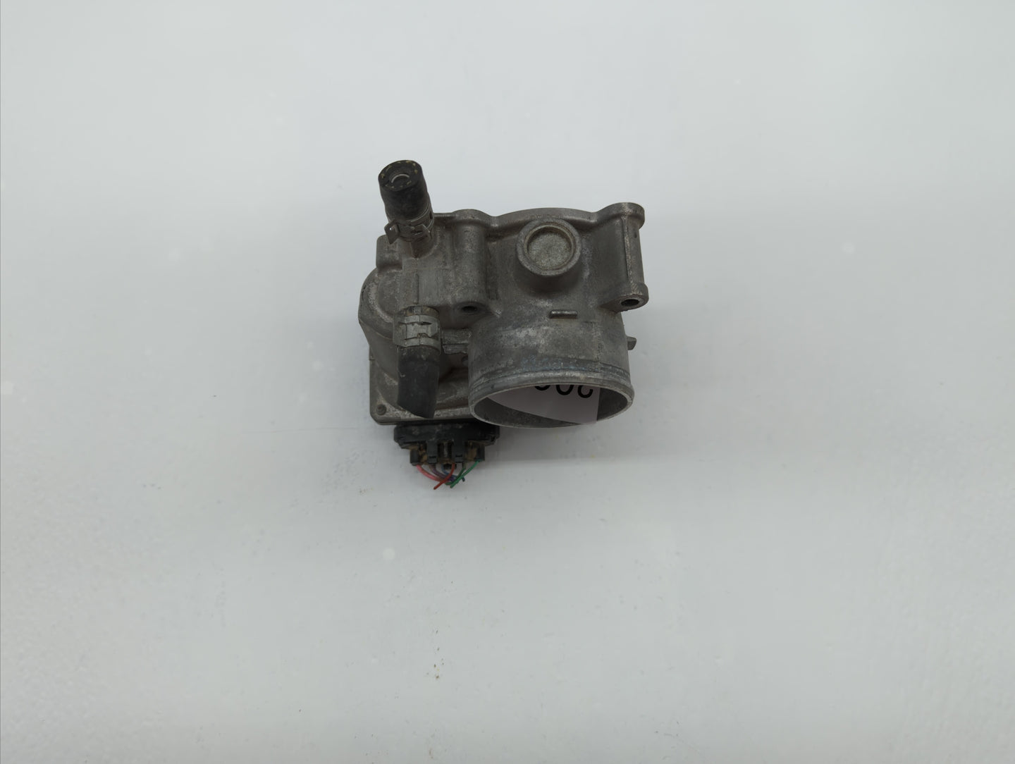 2011-2018 Toyota Corolla Throttle Body P/N:22030-0T080 Fits Fits 2011 2012 2013 2014 2015 2016 2017 2018 OEM Used Auto Parts
