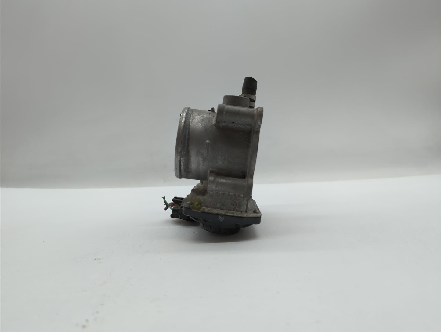 2011-2018 Toyota Corolla Throttle Body P/N:22030-0T080 Fits Fits 2011 2012 2013 2014 2015 2016 2017 2018 OEM Used Auto Parts