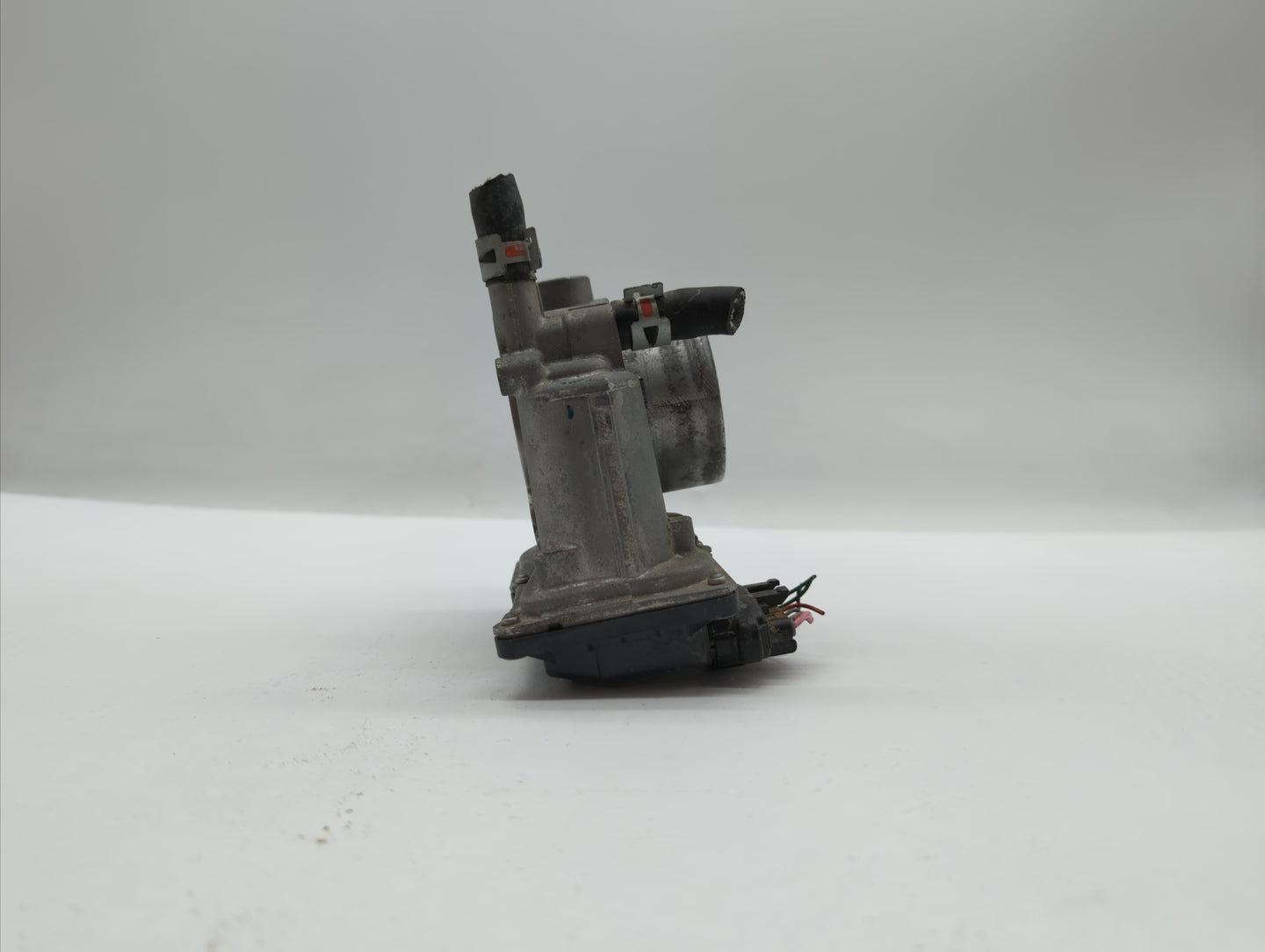 2011-2018 Toyota Corolla Throttle Body P/N:22030-0T080 Fits Fits 2011 2012 2013 2014 2015 2016 2017 2018 OEM Used Auto Parts